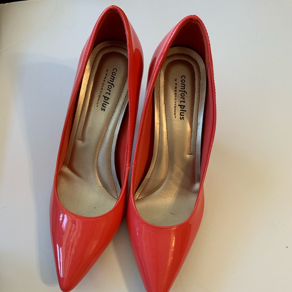 Peach-coral heels